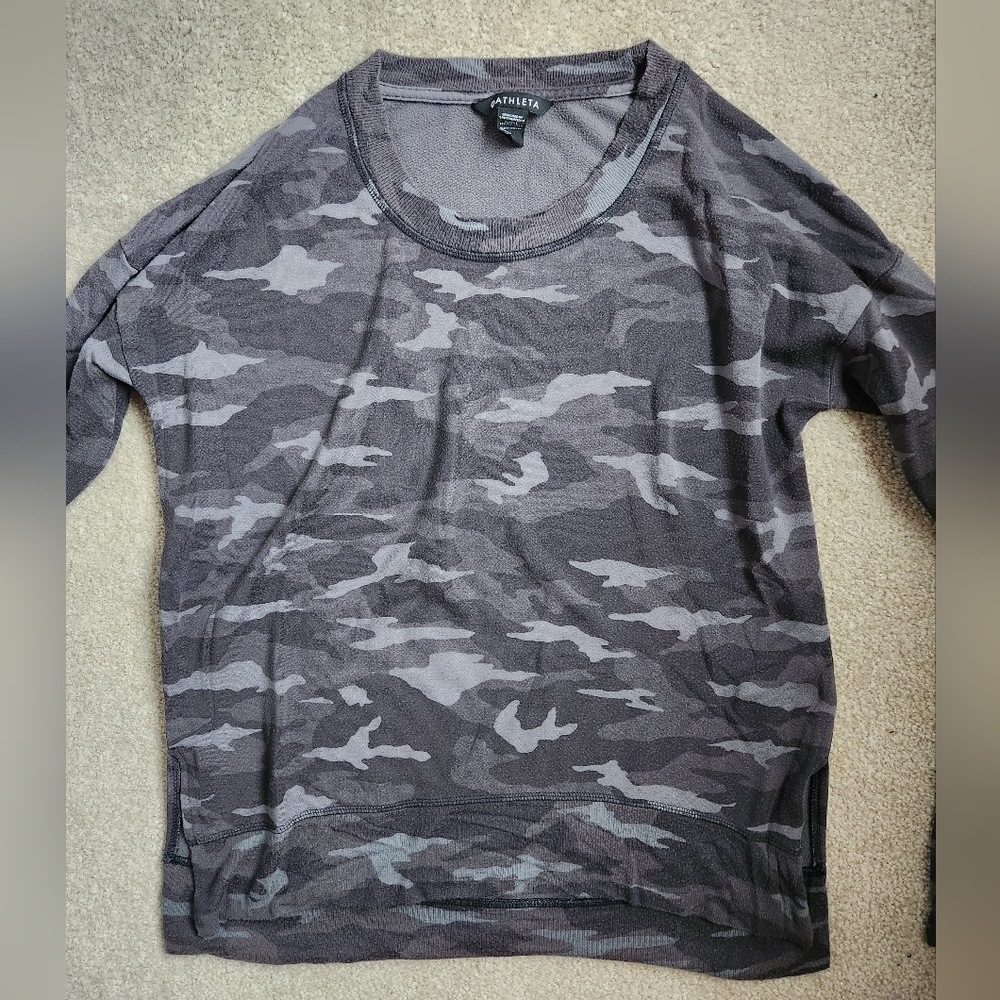 Athleta coaster luxe camo sweatshirt, size small.